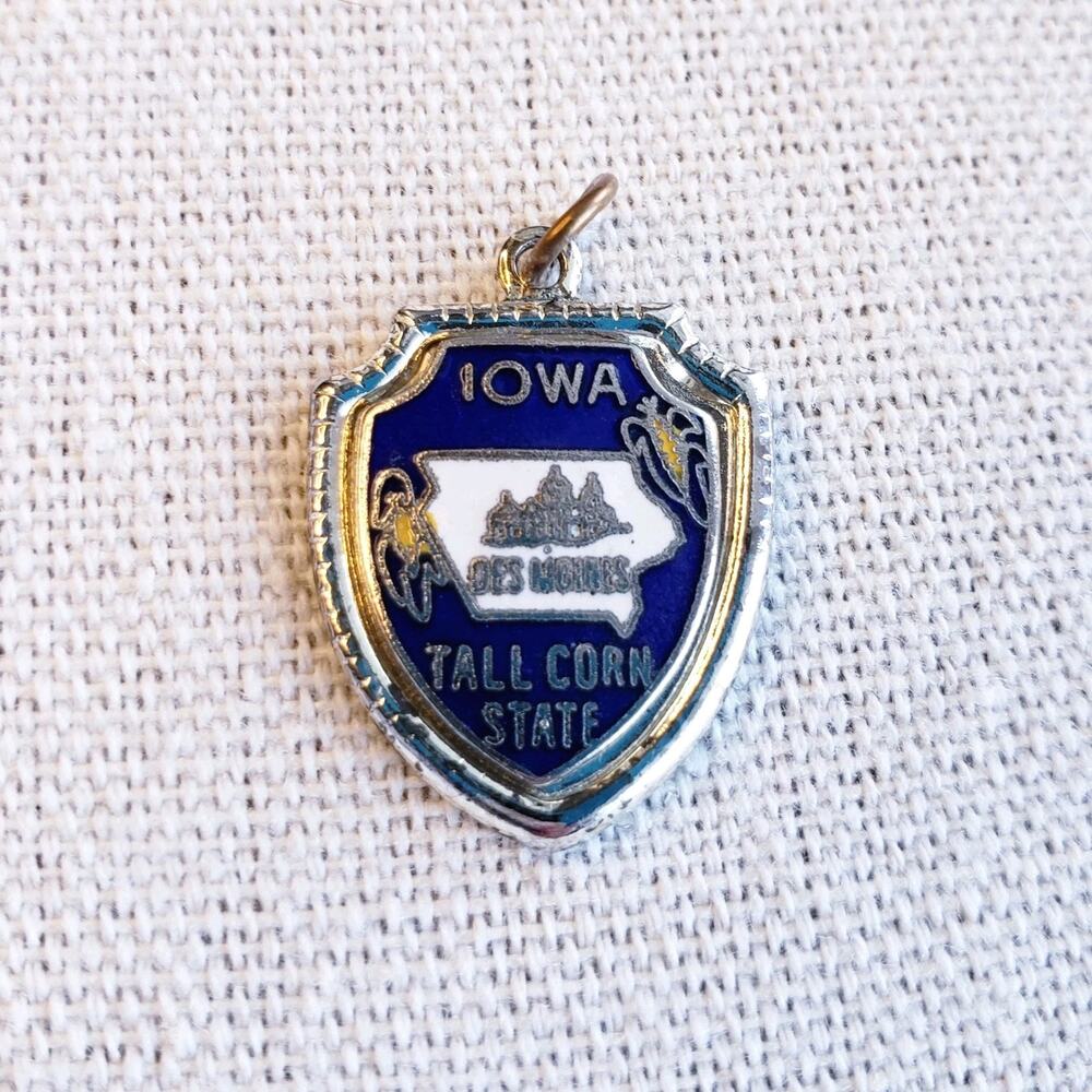 Vintage Silver‎ Plate Iowa State Tall Corn State Des Moines Shield Charm Blue